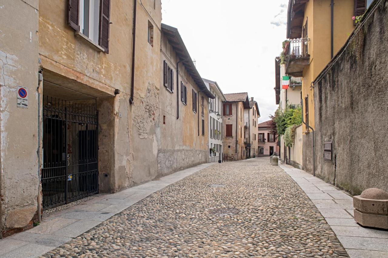 Piccola Villa Nel Centro Storico Arona Exterior foto